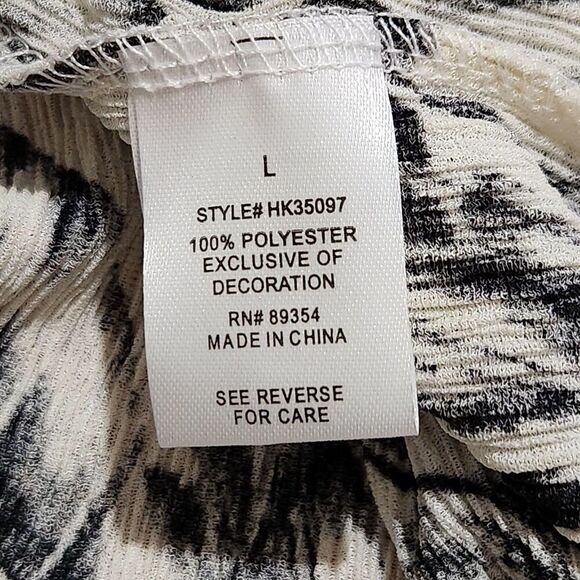 Kathy Ireland Top Womens Size Large Relax Fit Lightweight. B15 - Picture 10 of 10